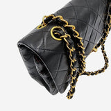 MEDIUM CLASSIC DOUBLE FLAP taske fra brand: CHANEL - We Do Vintage