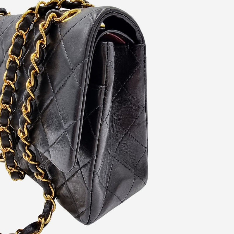 MEDIUM CLASSIC DOUBLE FLAP taske fra brand: CHANEL - We Do Vintage