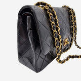 MEDIUM CLASSIC DOUBLE FLAP taske fra brand: CHANEL - We Do Vintage