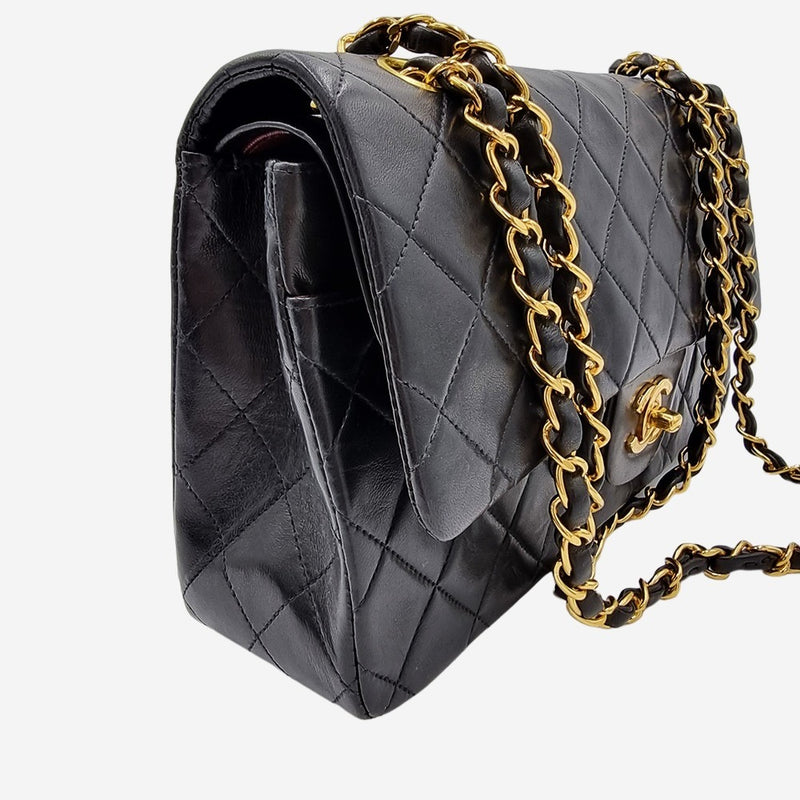 MEDIUM CLASSIC DOUBLE FLAP taske fra brand: CHANEL - We Do Vintage