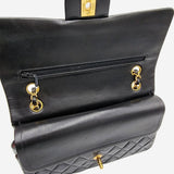 MEDIUM CLASSIC DOUBLE FLAP taske fra brand: CHANEL - We Do Vintage