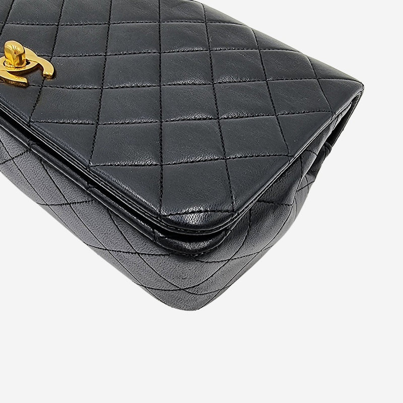 SORT FULL FLAP BAG taske fra brand: CHANEL - We Do Vintage