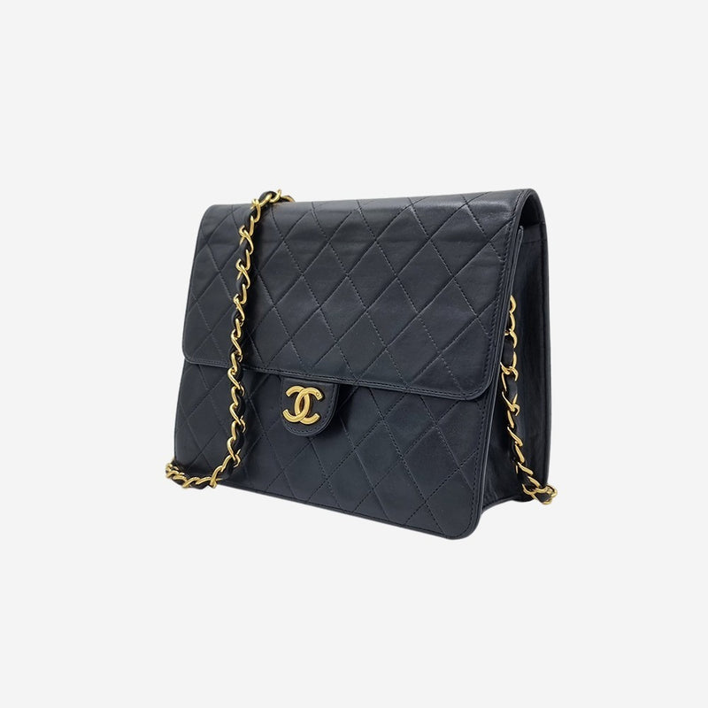 VINTAGE DIAMAND QUILTED FLAP BAG taske fra brand: CHANEL - We Do Vintage
