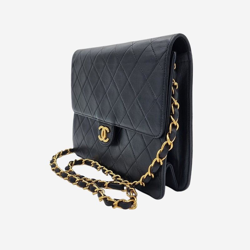 VINTAGE DIAMAND QUILTED FLAP BAG taske fra brand: CHANEL - We Do Vintage