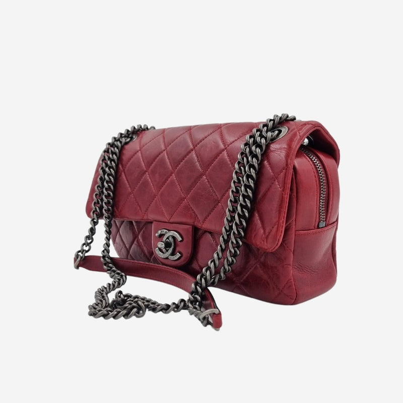 MEDIUM Aged calfskin EASY FLAP BAG taske fra brand: CHANEL - We Do Vintage