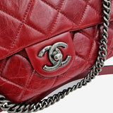 MEDIUM Aged calfskin EASY FLAP BAG taske fra brand: CHANEL - We Do Vintage