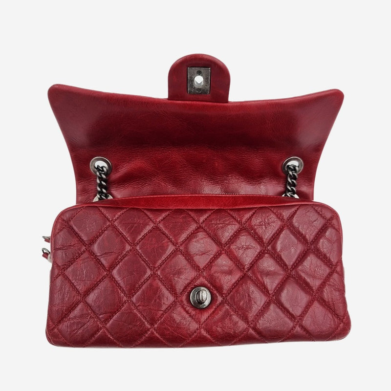 MEDIUM Aged calfskin EASY FLAP BAG taske fra brand: CHANEL - We Do Vintage