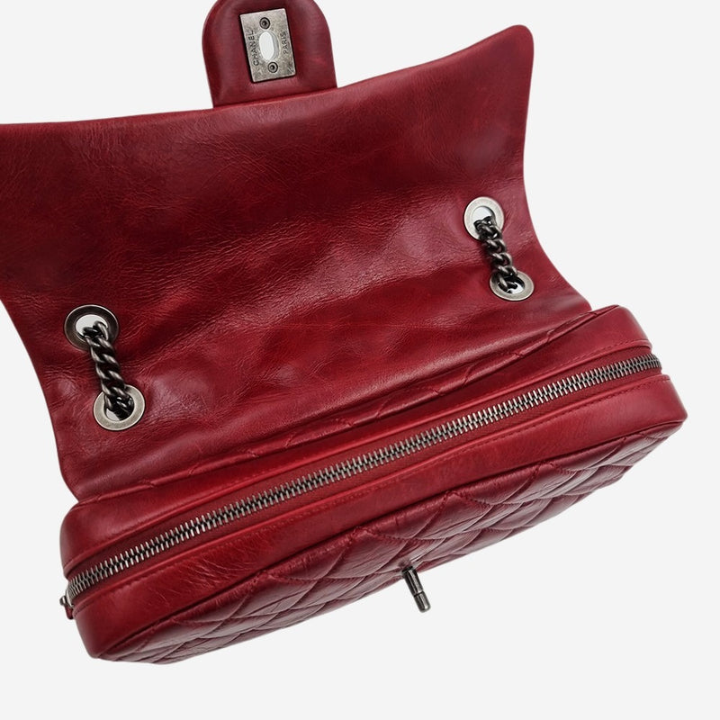 MEDIUM Aged calfskin EASY FLAP BAG taske fra brand: CHANEL - We Do Vintage