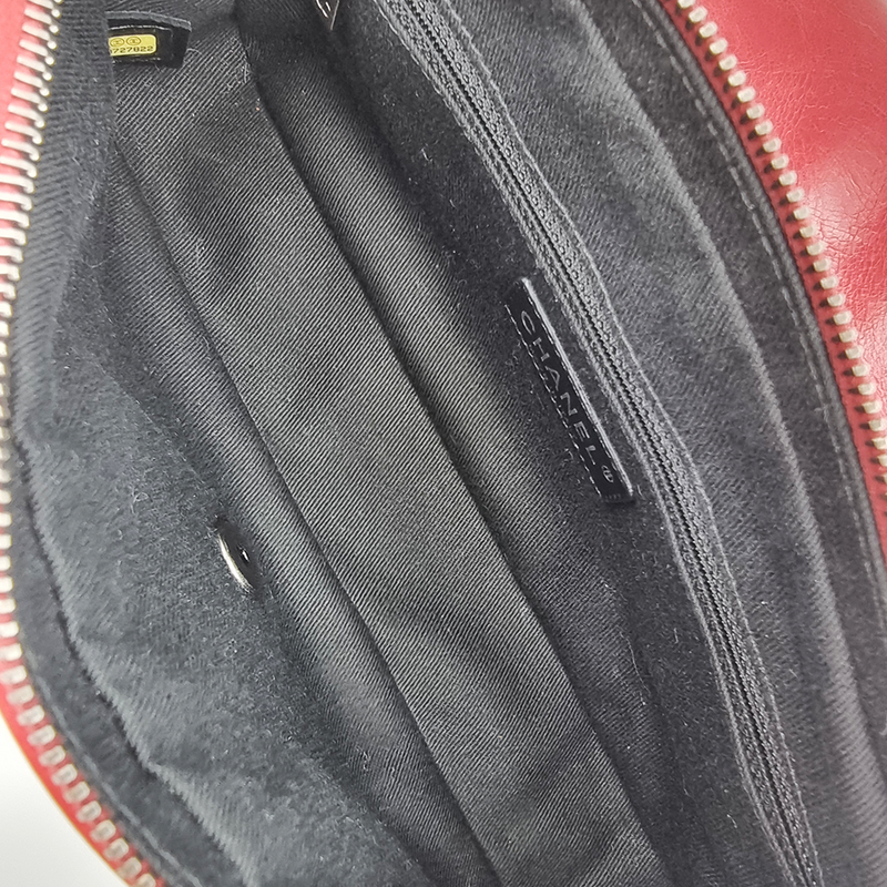 MEDIUM Aged calfskin EASY FLAP BAG taske fra brand: CHANEL - We Do Vintage