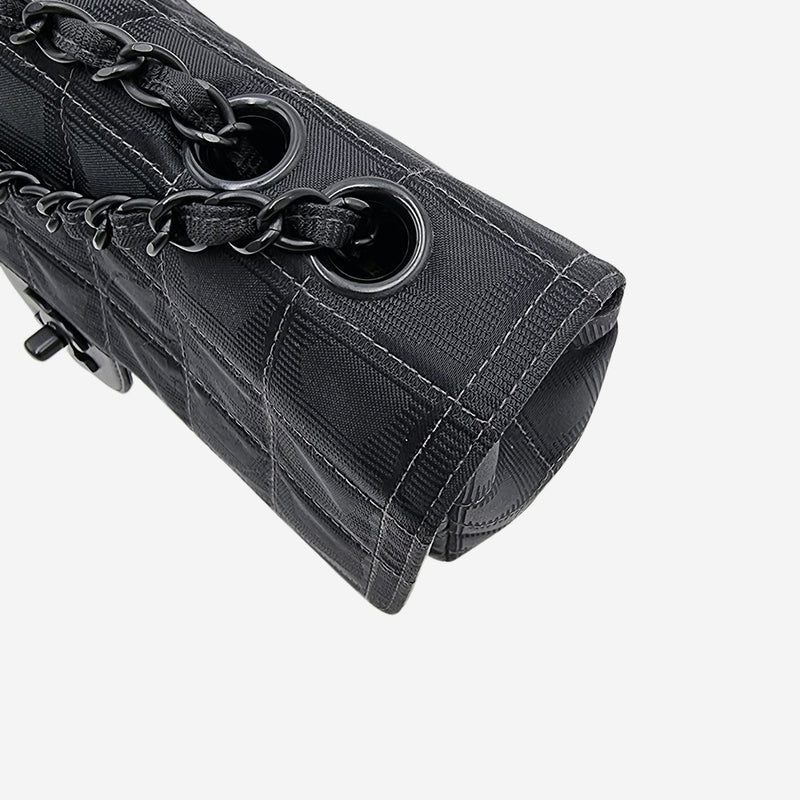 SJÆLDEN MEDIUM NEW TRAVEL LINE SINGLE FLAP BAG taske fra brand: CHANEL - We Do Vintage