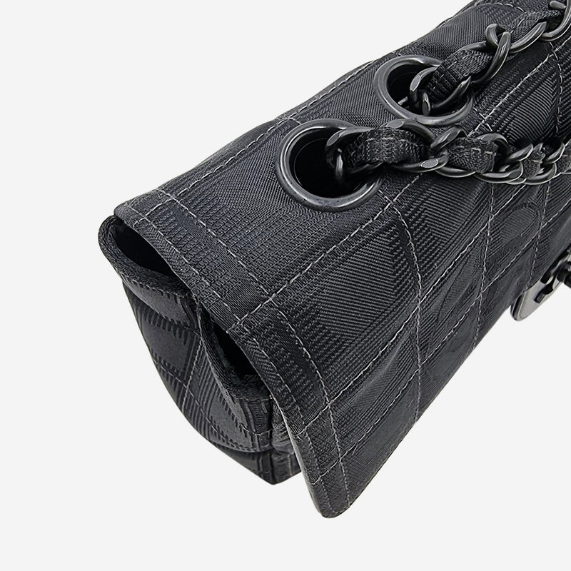 SJÆLDEN MEDIUM NEW TRAVEL LINE SINGLE FLAP BAG taske fra brand: CHANEL - We Do Vintage