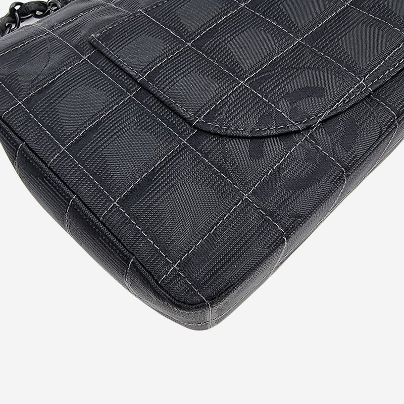 SJÆLDEN MEDIUM NEW TRAVEL LINE SINGLE FLAP BAG taske fra brand: CHANEL - We Do Vintage