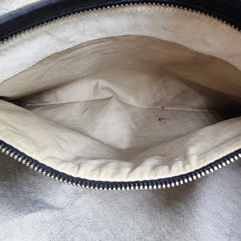 MEDIUM SORT CLASSIC VENETA HOBO taske fra brand: BOTTEGA VENETA - We Do Vintage