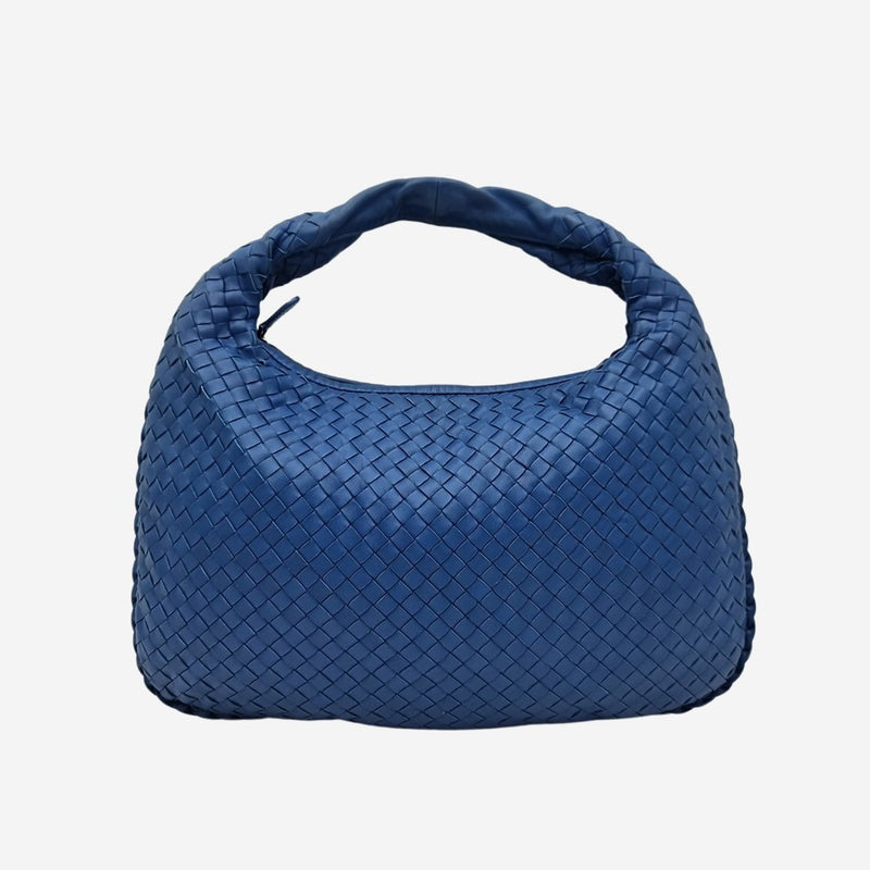 MEDIUM BLÅ CLASSIC VENETA HOBO taske fra brand: BOTTEGA VENETA - We Do Vintage