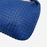 MEDIUM BLÅ CLASSIC VENETA HOBO taske fra brand: BOTTEGA VENETA - We Do Vintage