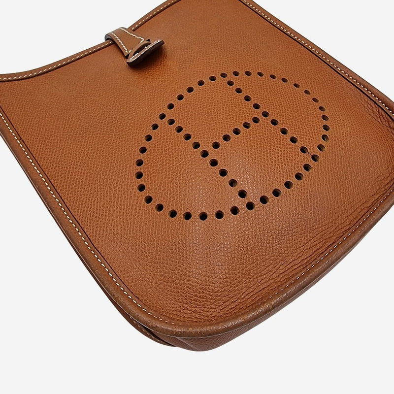 Evelyne I TPM taske fra brand: HERMÈS - We Do Vintage