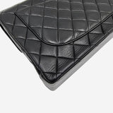 VINTAGE JUMBO SINGLE CLASSIC FLAP BAG taske fra brand: CHANEL - We Do Vintage