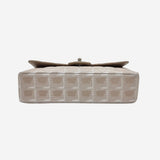 MEDIUM NEW TRAVEL LINE SINGLE FLAP BAG taske fra brand: CHANEL - We Do Vintage