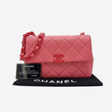 Lacquered metal caviar flap bag taske fra brand: CHANEL - We Do Vintage