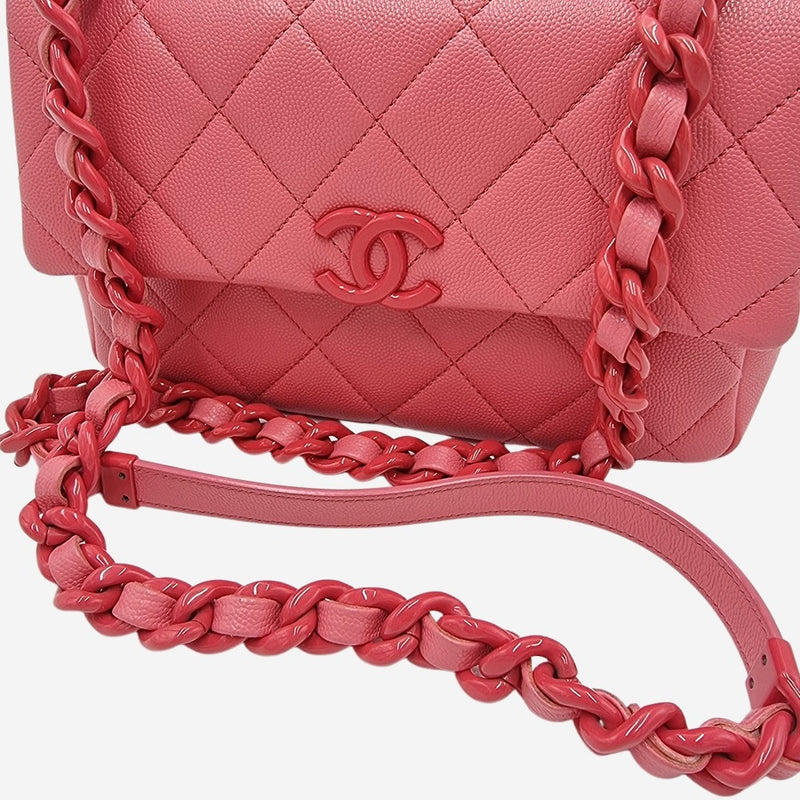 Lacquered metal caviar flap bag taske fra brand: CHANEL - We Do Vintage