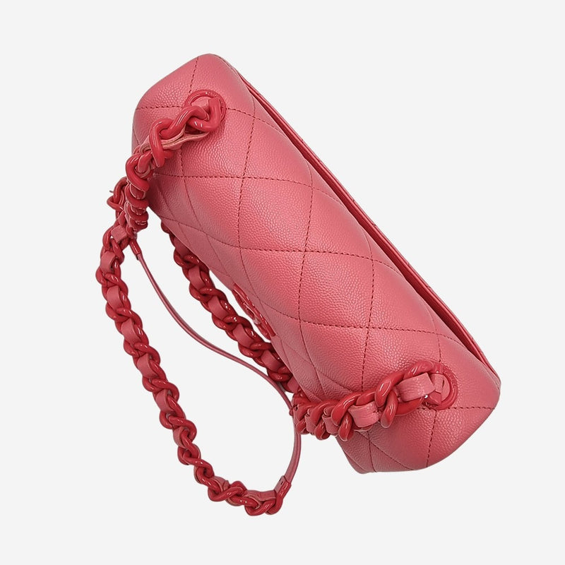 Lacquered metal caviar flap bag taske fra brand: CHANEL - We Do Vintage