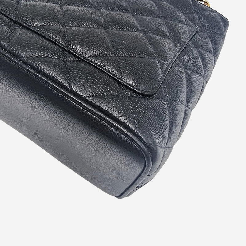 medallion caviar tote taske fra brand: CHANEL - We Do Vintage