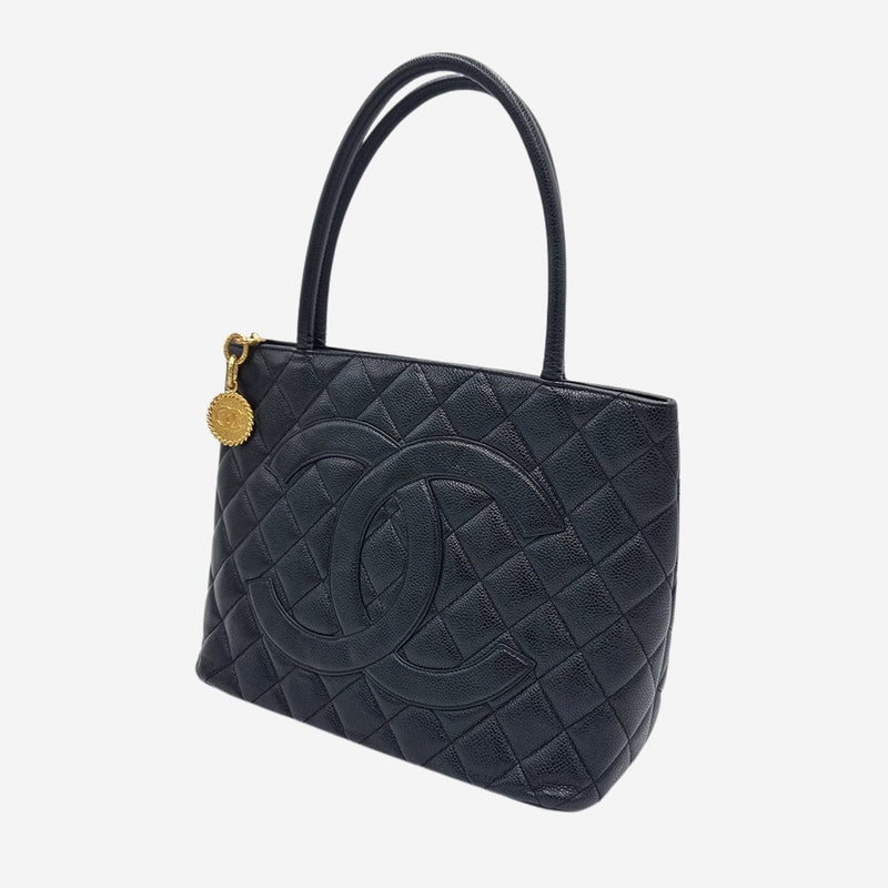 MEDALLION CAVIAR TOTE taske fra brand: CHANEL - We Do Vintage