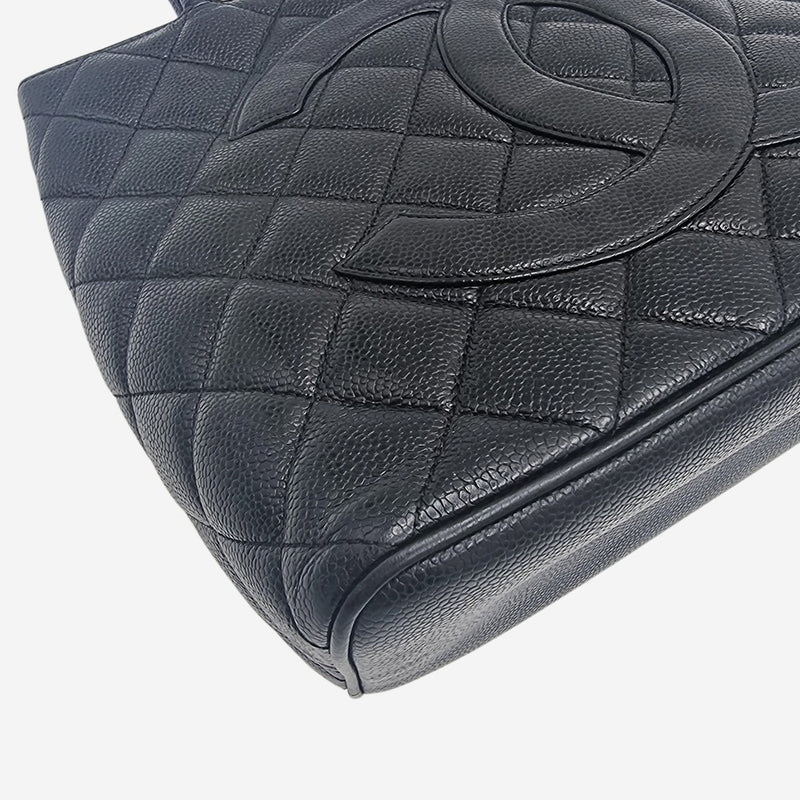 MEDALLION CAVIAR TOTE taske fra brand: CHANEL - We Do Vintage