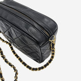DIAMAND QUILTED CAMERA BAG taske fra brand: CHANEL - We Do Vintage