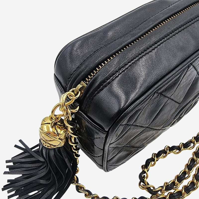 DIAMAND QUILTED CAMERA BAG taske fra brand: CHANEL - We Do Vintage