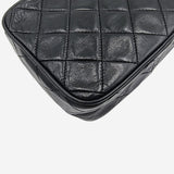 DIAMAND QUILTED CAMERA BAG taske fra brand: CHANEL - We Do Vintage