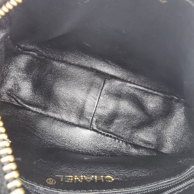 DIAMAND QUILTED CAMERA BAG taske fra brand: CHANEL - We Do Vintage