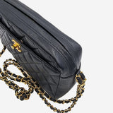 DIAMAND QUILTED CAVIAR CAMERA BAG taske fra brand: CHANEL - We Do Vintage
