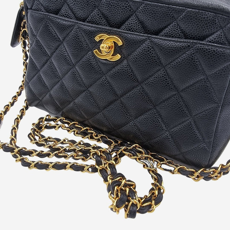 DIAMAND QUILTED CAVIAR CAMERA BAG taske fra brand: CHANEL - We Do Vintage