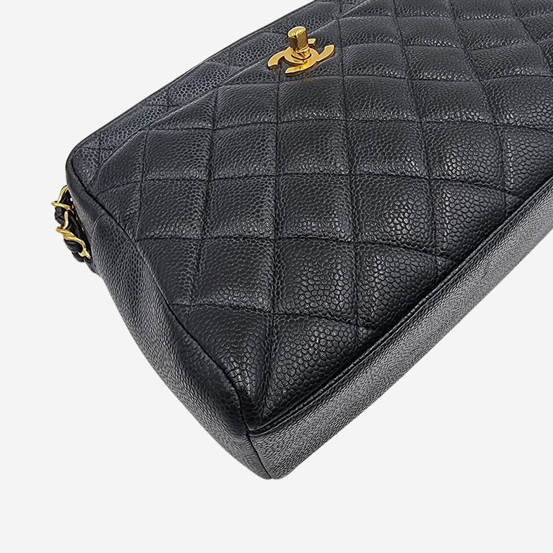 DIAMAND QUILTED CAVIAR CAMERA BAG taske fra brand: CHANEL - We Do Vintage