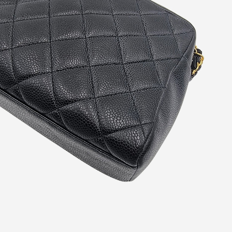 DIAMAND QUILTED CAVIAR CAMERA BAG taske fra brand: CHANEL - We Do Vintage