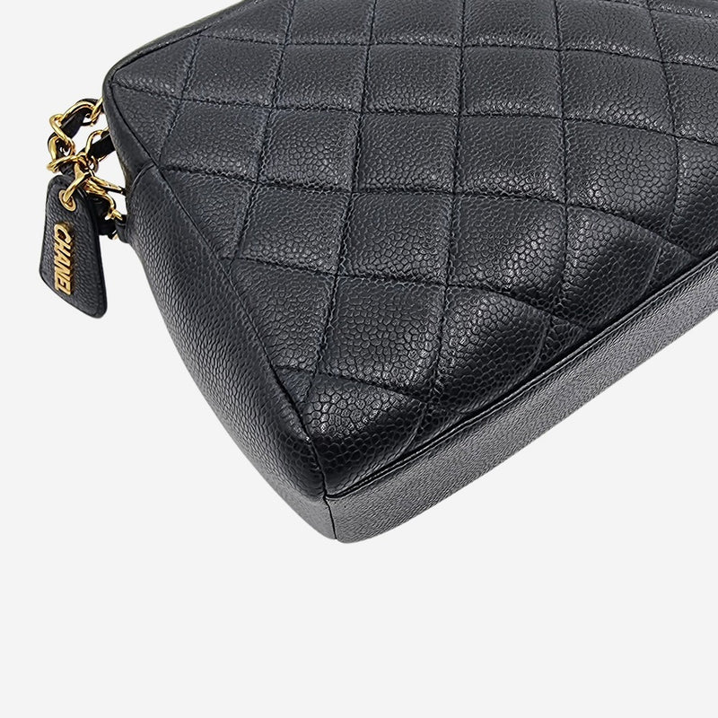 DIAMAND QUILTED CAVIAR CAMERA BAG taske fra brand: CHANEL - We Do Vintage