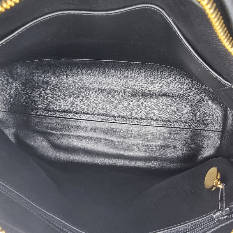 DIAMAND QUILTED CAVIAR CAMERA BAG taske fra brand: CHANEL - We Do Vintage