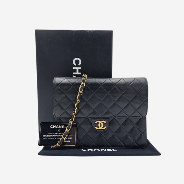 VINTAGE DIAMAND QUILTED FLAP BAG taske fra brand: CHANEL - We Do Vintage
