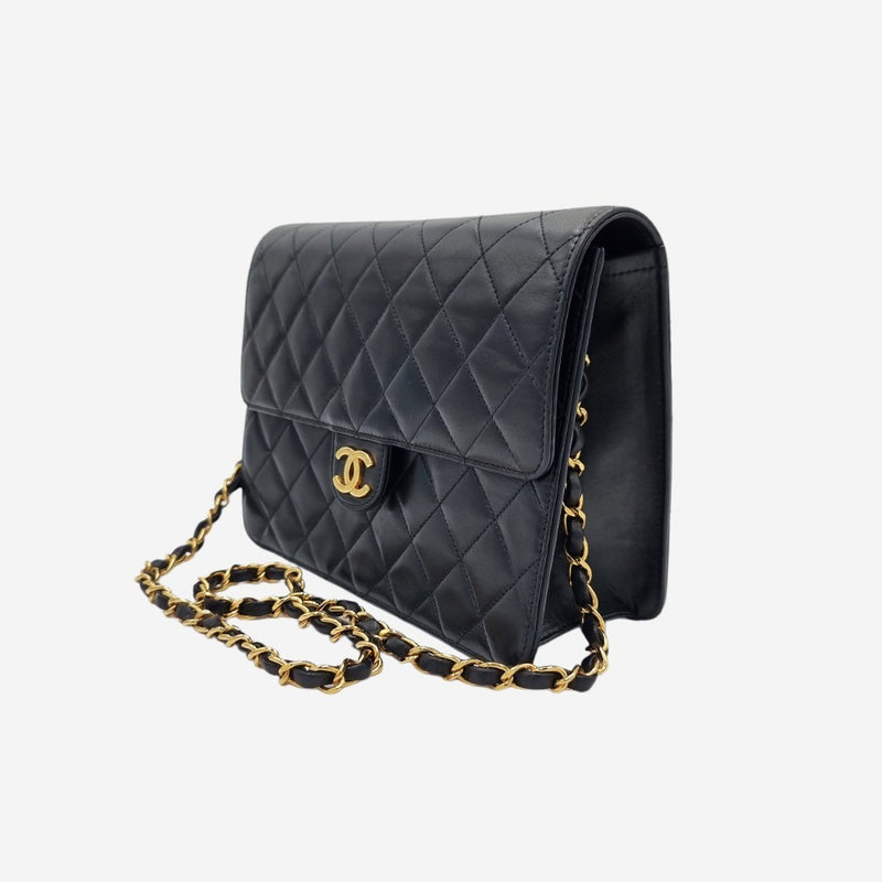 VINTAGE DIAMAND QUILTED FLAP BAG taske fra brand: CHANEL - We Do Vintage