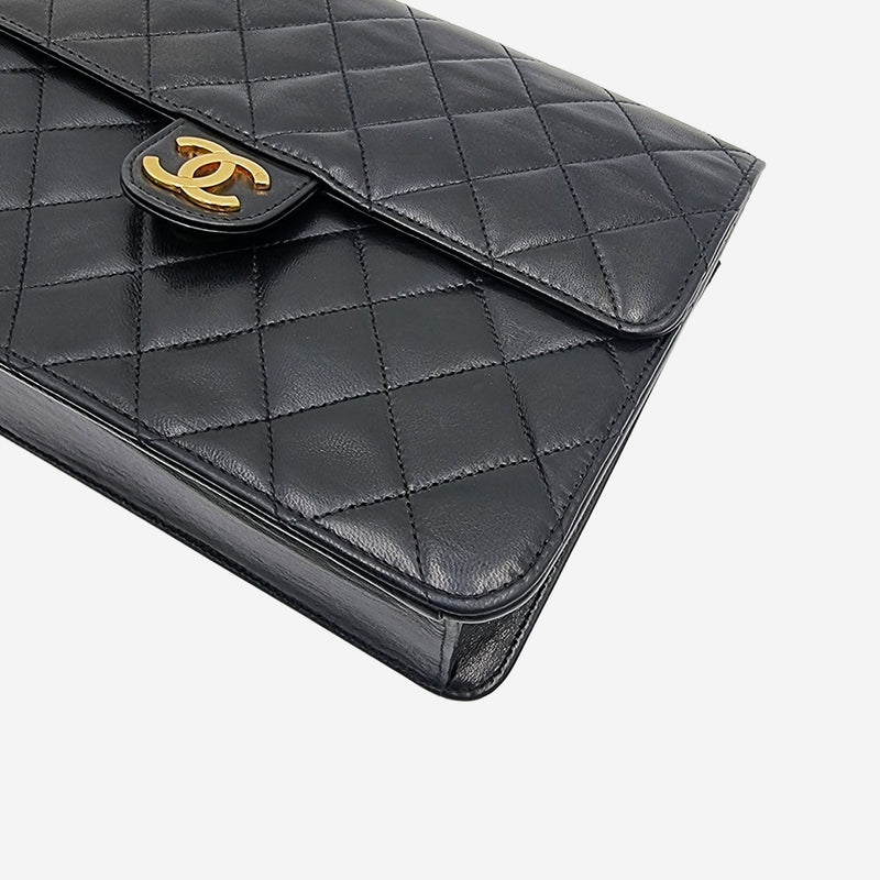 VINTAGE DIAMAND QUILTED FLAP BAG taske fra brand: CHANEL - We Do Vintage