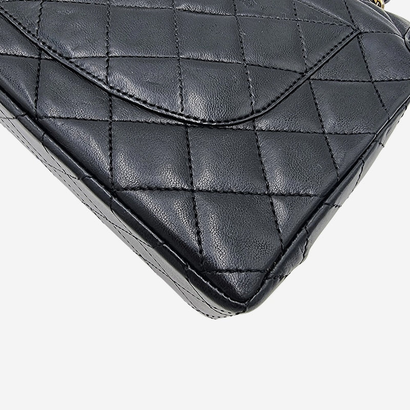 SJÆLDEN VINTAGE PARIS EXCLUSIVE FLAP BAG taske fra brand: CHANEL - We Do Vintage