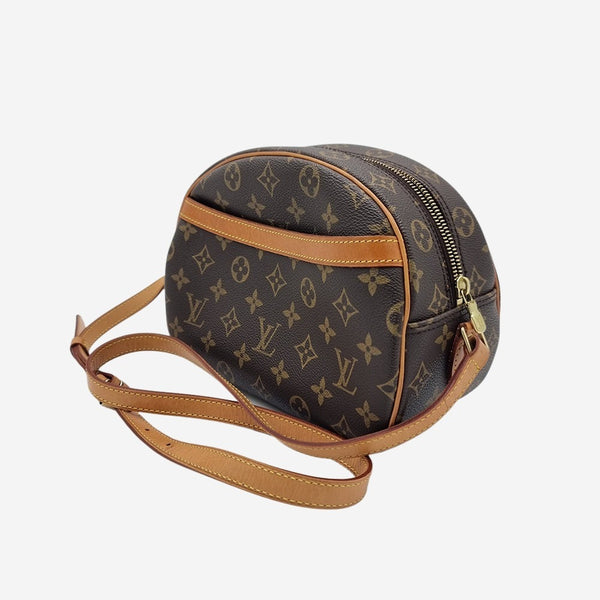 MONOGRAM CANVAS BLOIS taske fra brand: LOUIS VUITTON - We Do Vintage