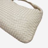 LARGE RÅHVID CLASSIC VENETA HOBO taske fra brand: BOTTEGA VENETA - We Do Vintage