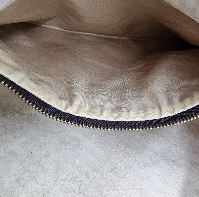 MEDIUM BRUN CLASSIC VENETA HOBO taske fra brand: BOTTEGA VENETA - We Do Vintage