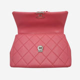 Lacquered metal caviar flap bag taske fra brand: CHANEL - We Do Vintage