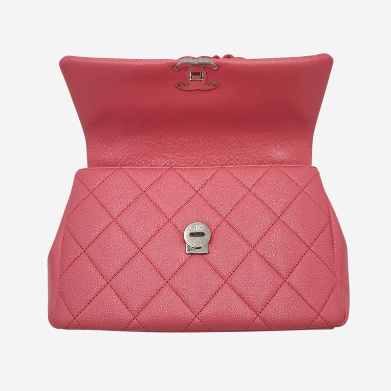 Lacquered metal caviar flap bag taske fra brand: CHANEL - We Do Vintage