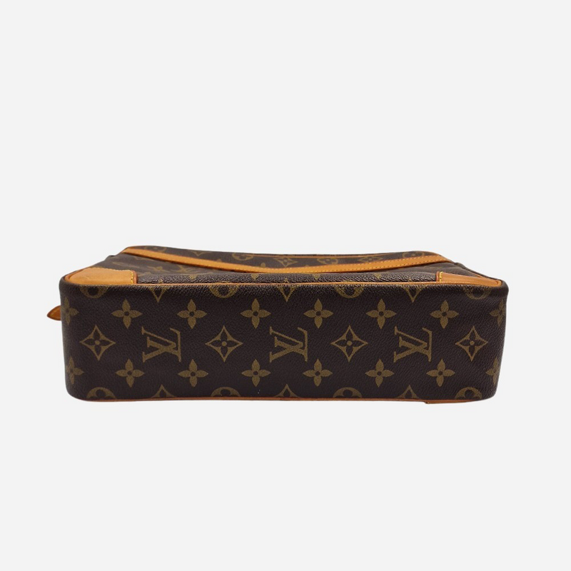 MONOGRAM CANVAS TROCADÉRO 30 taske fra brand: LOUIS VUITTON - We Do Vintage