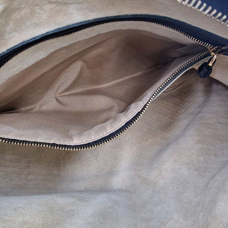 MEDIUM SORT CLASSIC VENETA HOBO taske fra brand: BOTTEGA VENETA - We Do Vintage