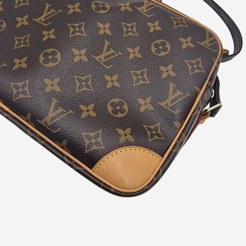 MONOGRAM CANVAS NILE MM